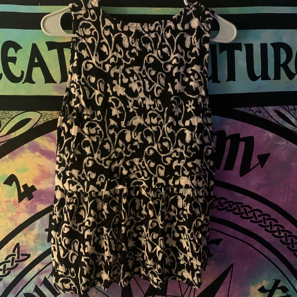 Flowy Tank - Picture 3 of 3
